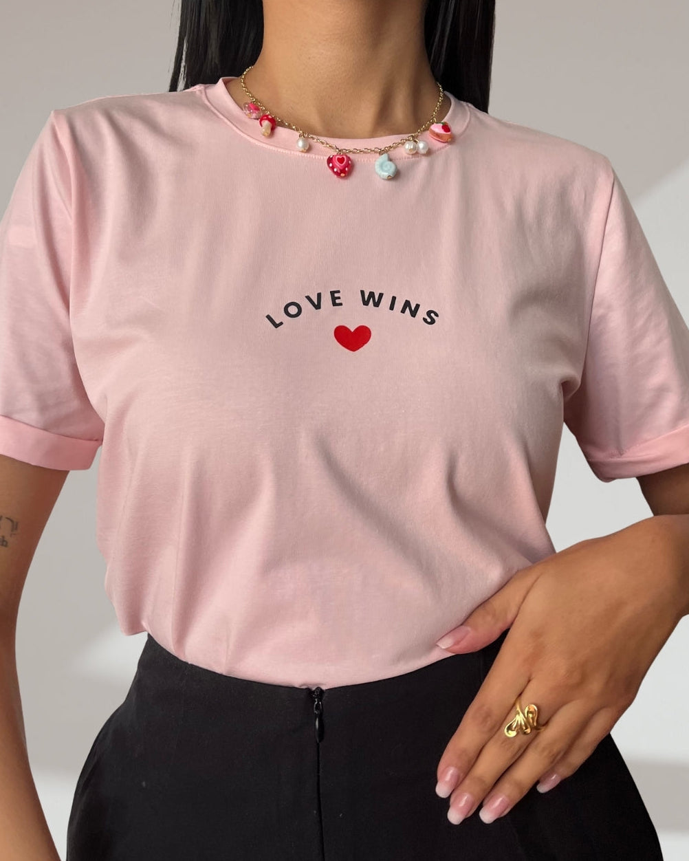 Camiseta Love Wins
