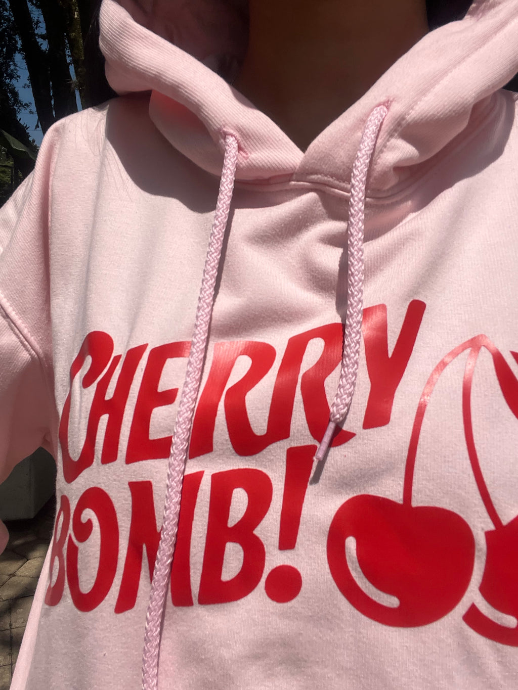 Buzo con capota Cherry bomb