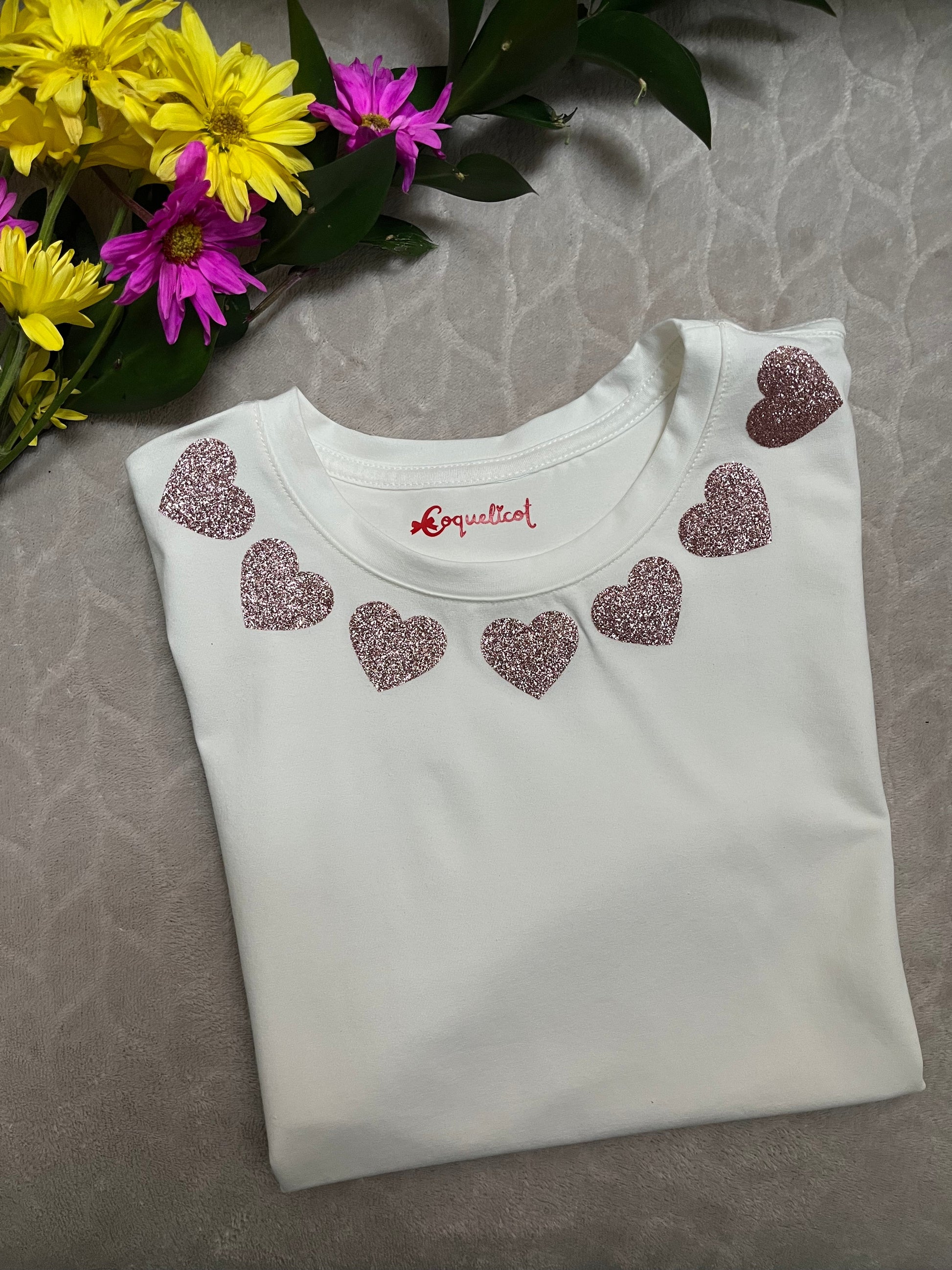 Camiseta Essential Hearts - Coquelicot